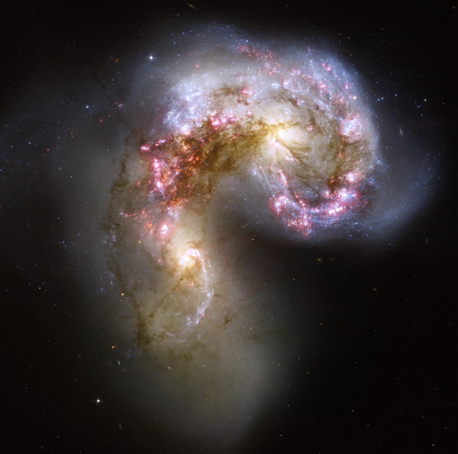 안테나 은하 (NGC 4038/4039)